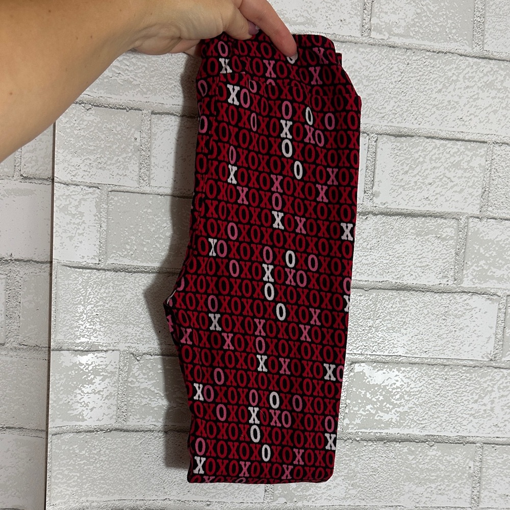 New LuLaRoe XOXO Kids Leggings- size L/XL